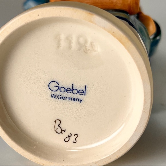 Vtg Goebel Hummel Figurine Postman W. Germany TMK6 Signed '83 #119 - Picture 9 of 14